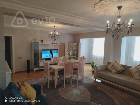 5 otaqlı mənzil, 120 m², İ.İsmayılov küç — Баку