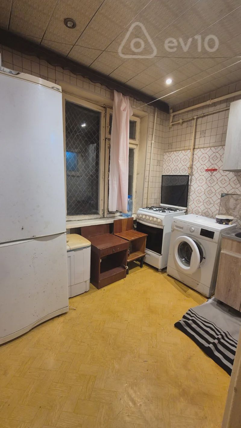 For sale: 1-room apartment (old building), 40 m² — Mənzil, Bakı (4)