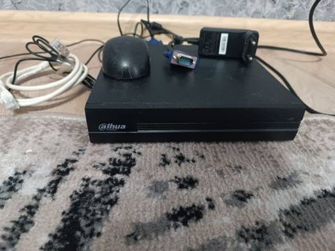 Dahua DVR videomüşahidə qeydiyyatçı Xüsusiyyətlər: - 4 kanal koaksial — Baku