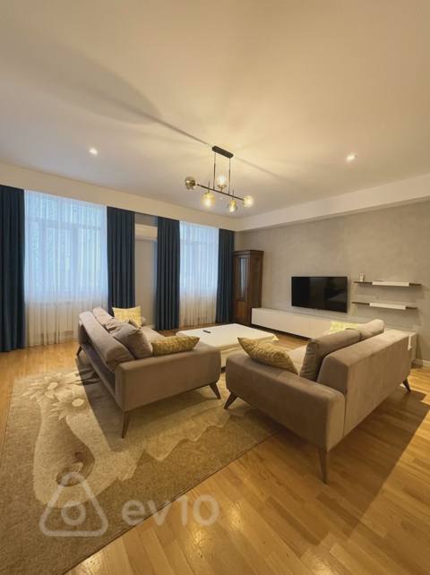 3 otaqlı mənzil, 100 m², Rüstəm Rüstəmov küçəsi — kirayə — Bakı