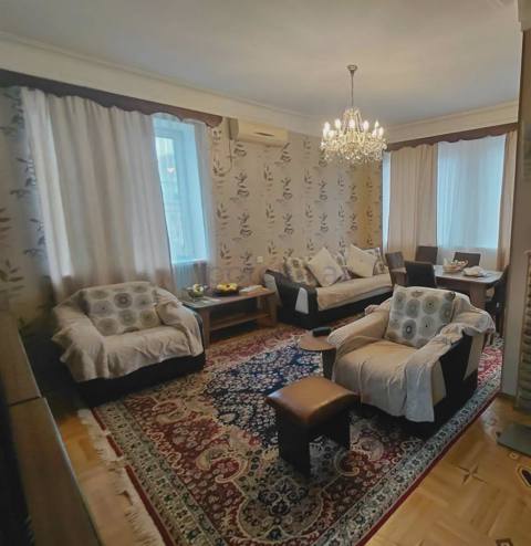 Satılır: 3 Otaq, Köhnə tikili, Nəsimi r., 85.00 m² — Baku