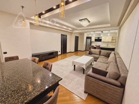 3 otaqlı mənzil, 120 m², Elşən Süleymanov — kirayə — Баку