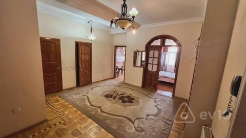 3 otaqlı mənzil, 120 m², Bakixanov kucesi — kirayə — Bakı
