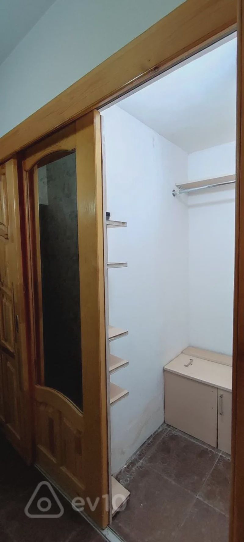 For sale: 2-room apartment (old building), 45 m² — Mənzil, Bakı (12)