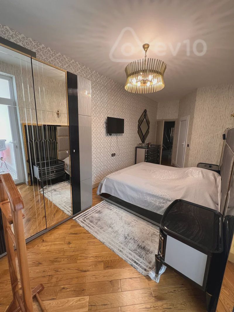 For sale: 4-room apartment (new building), 195 m² — Mənzil, Bakı (4)