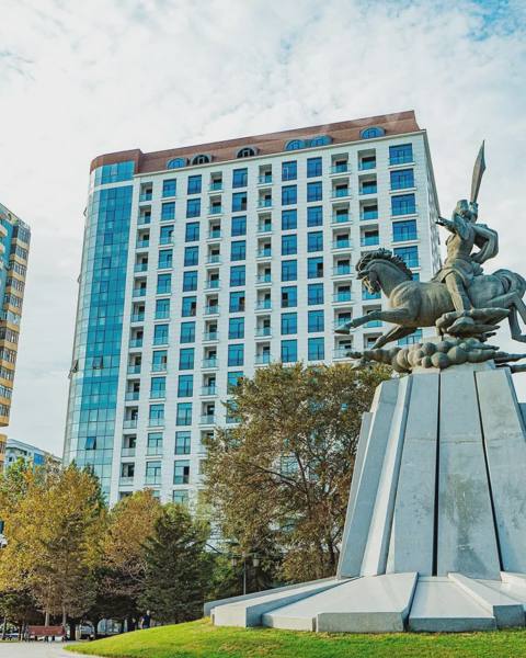 3 otaqlı mənzil, 131 m², Azadliq Prospekti — Bakı