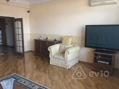 3 otaqlı mənzil, 150 m², Azərbaycan Dillər Universiteti — kirayə — Баку