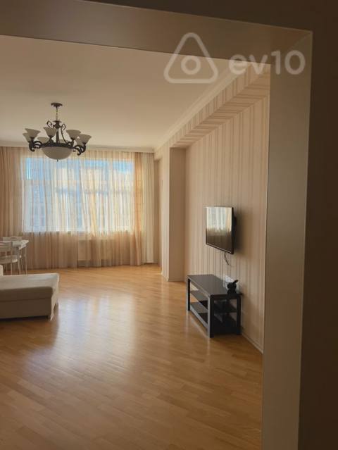 3 otaqlı mənzil, 100 m², M Axundov — Недвижимость