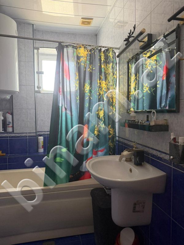 For sale: 2-room apartment (old building), 70 m² — Mənzil, Bakı (6)