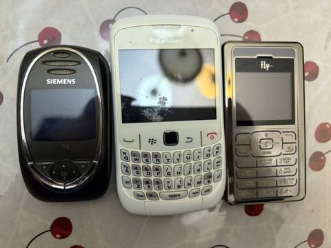 Kolleksiya üçün 3 ədəd klassik mobil telefon paketi: 1) Siemens SL55 — Baku