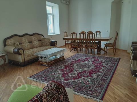 3 otaqlı mənzil, 120 m², Fəvvarələr Meydanı — Bakı