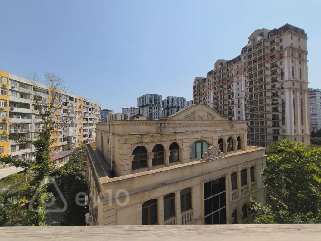 For sale: 2-room apartment (old building), 41 m² — Mənzil, Bakı (10)