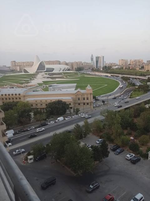 3 otaqlı mənzil, 145 m², Təbriz küç. — kirayə — 1 200 ₼ · Baku · Mənzil 3 otaqlı mənzil, 145 m², Təbriz küç. — kirayə — Baku