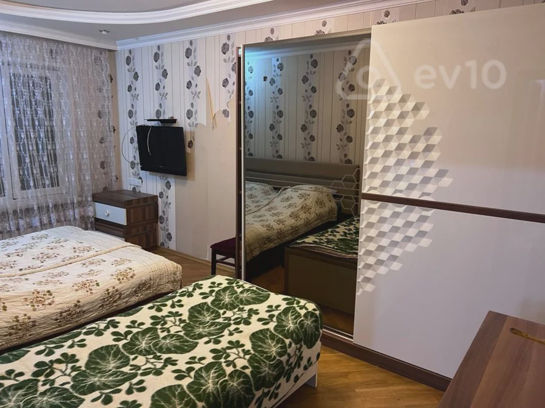 For rent: 4-room apartment (old building), 115 m² — Mənzil, Bakı (5)