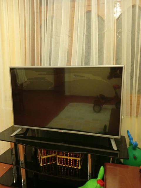 LG LED televizor - Ekran diaqonalı: təxminən 43–47 düym (incə çərçivə — 60 ₼ · Baku · Televizorlar LG LED televizor - Ekran diaqonalı: təxminən 43–47 düym (incə çərçivə — Baku