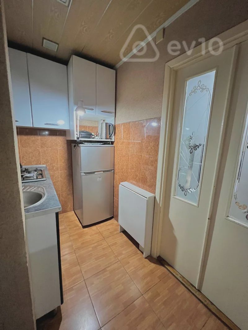 For sale: 1-room apartment (old building), 30 m² — Mənzil, Bakı (6)