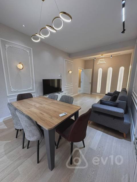 3 otaqlı mənzil, 130 m², Təbriz kücəsi — kirayə — 1 800 ₼ · Bakı · Mənzil 3 otaqlı mənzil, 130 m², Təbriz kücəsi — kirayə — Bakı
