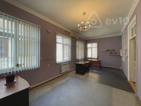 Ofis, 110 m², 28 May küçəsi — kirayə — 950 ₼ · Baku · Ofis Ofis, 110 m², 28 May küçəsi — kirayə — Baku
