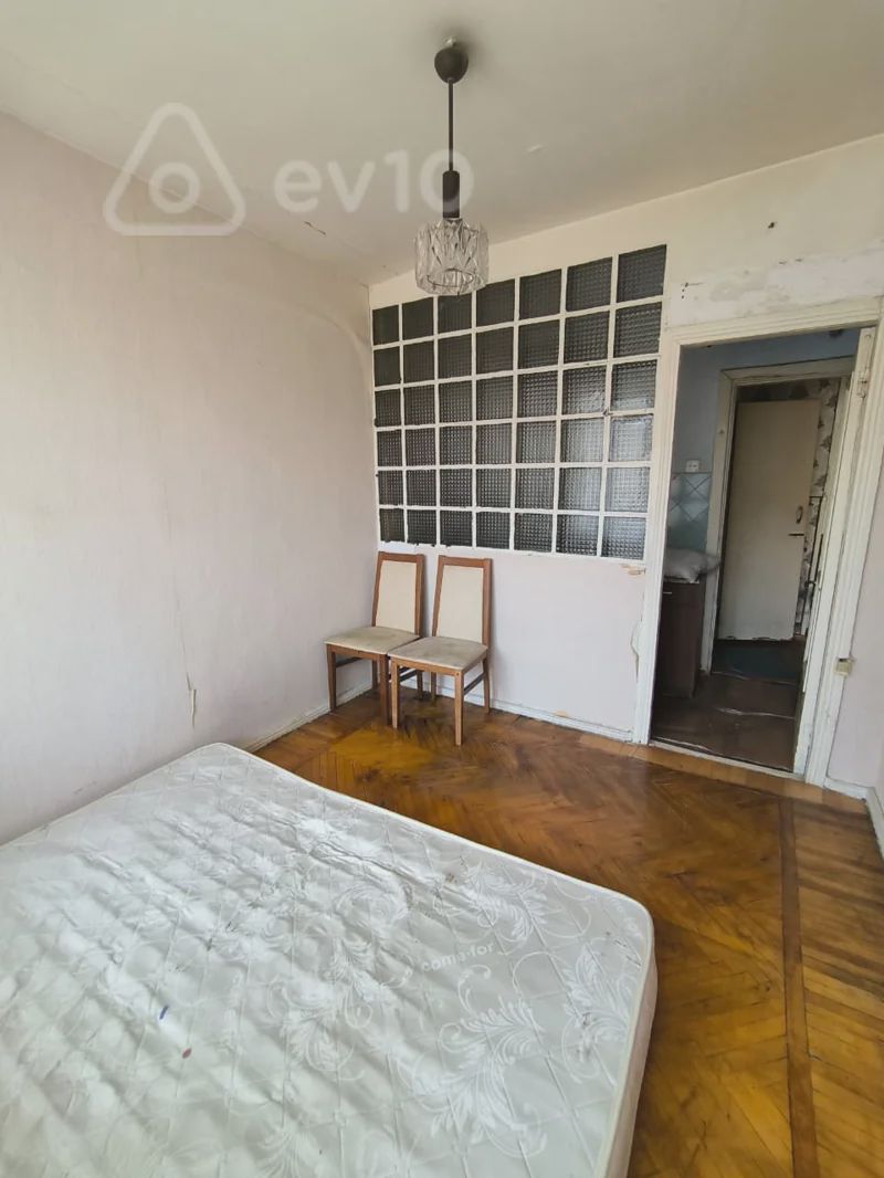 For sale: 2-room apartment (old building), 41 m² — Mənzil, Bakı (12)