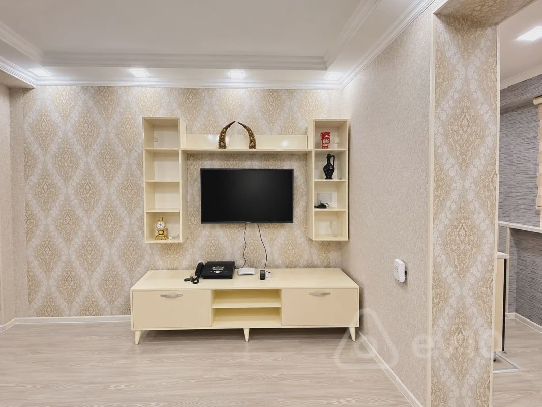 For rent: 2-room apartment (old building), 55 m² — Mənzil, Bakı (4)