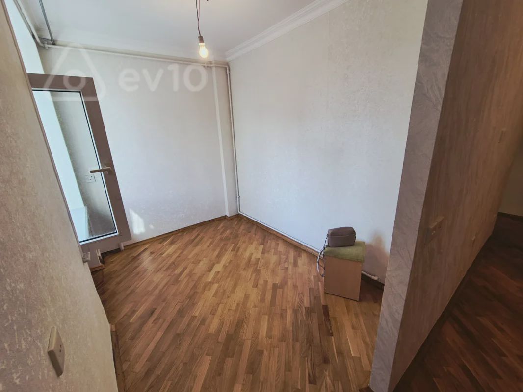 For sale: 1-room apartment (old building), 37 m² — Mənzil, Bakı (7)