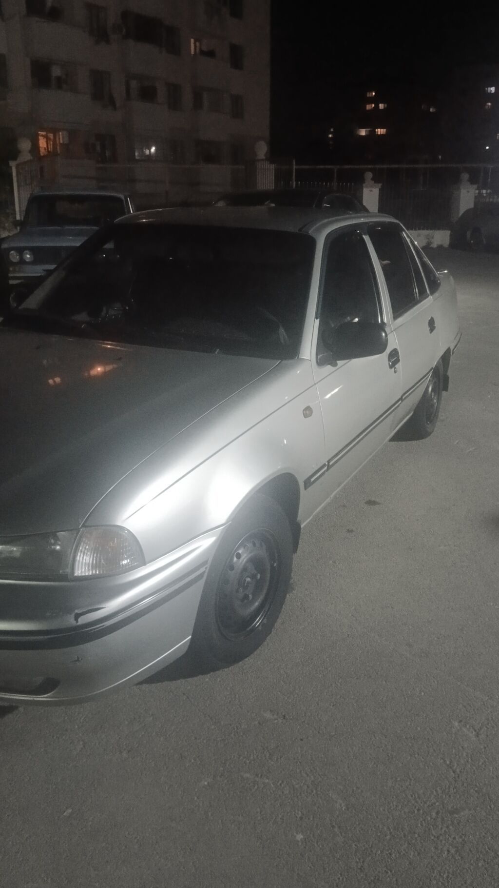 Daewoo Nexia sedan - Kuzov: 4 qapılı sedan, gümüşü rəng - Mühərrik və — Daewoo, Bakı (2)