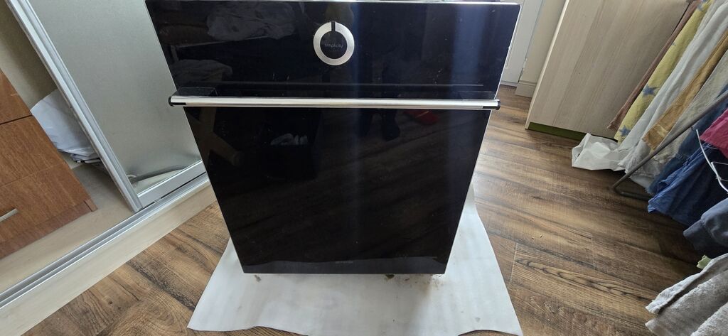 Gorenje quraşdırılan qab yuyucu maşın, qara şüşə panel