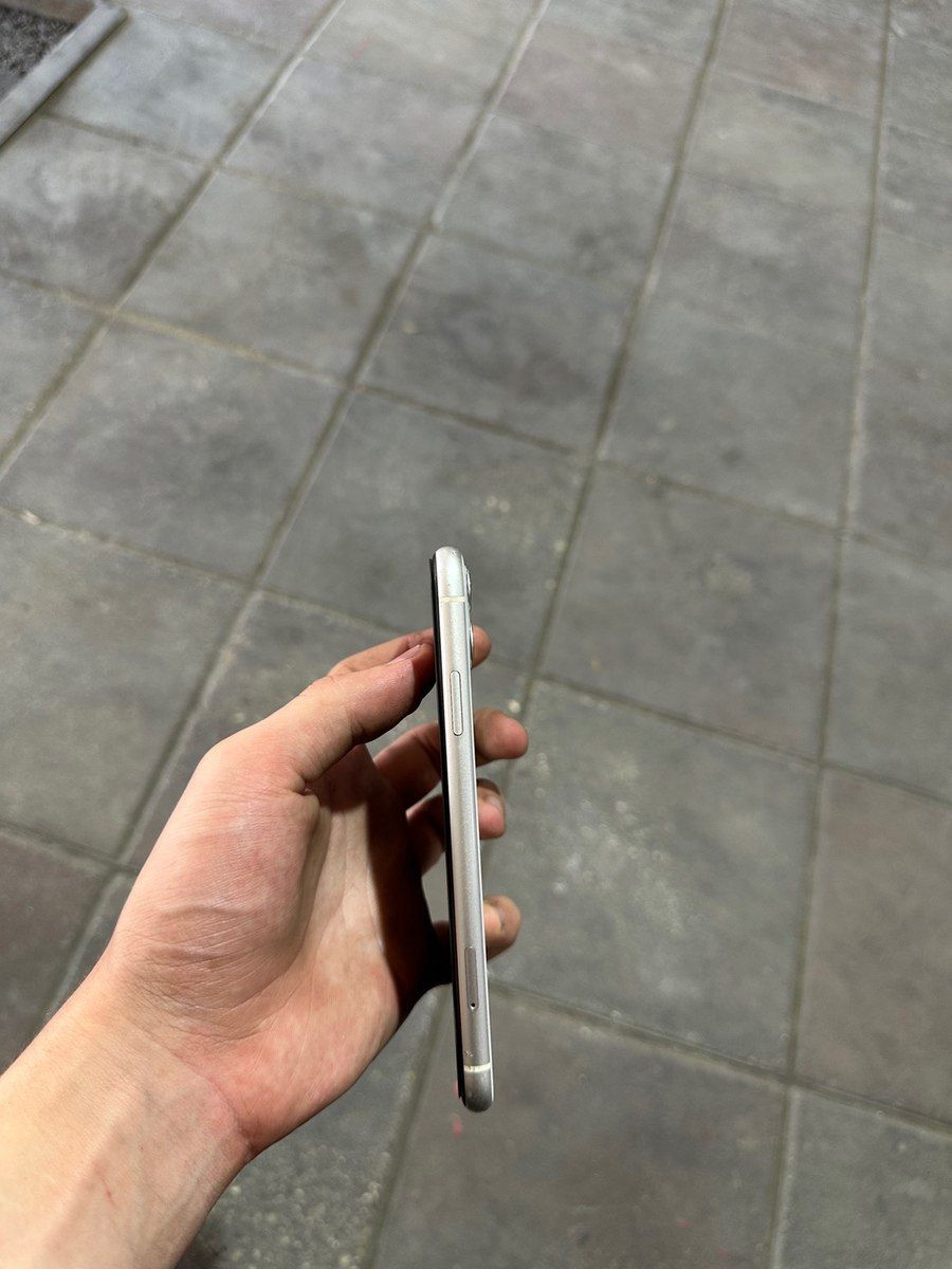 Apple iPhone 11 White 128GB/4GB — Mallar, Oğuz (2)