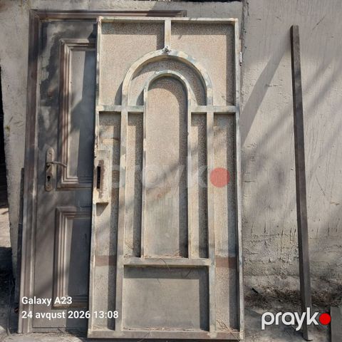 Qapı çərçivəsi və qapı iceri saga - Material: qalın metal/prokat