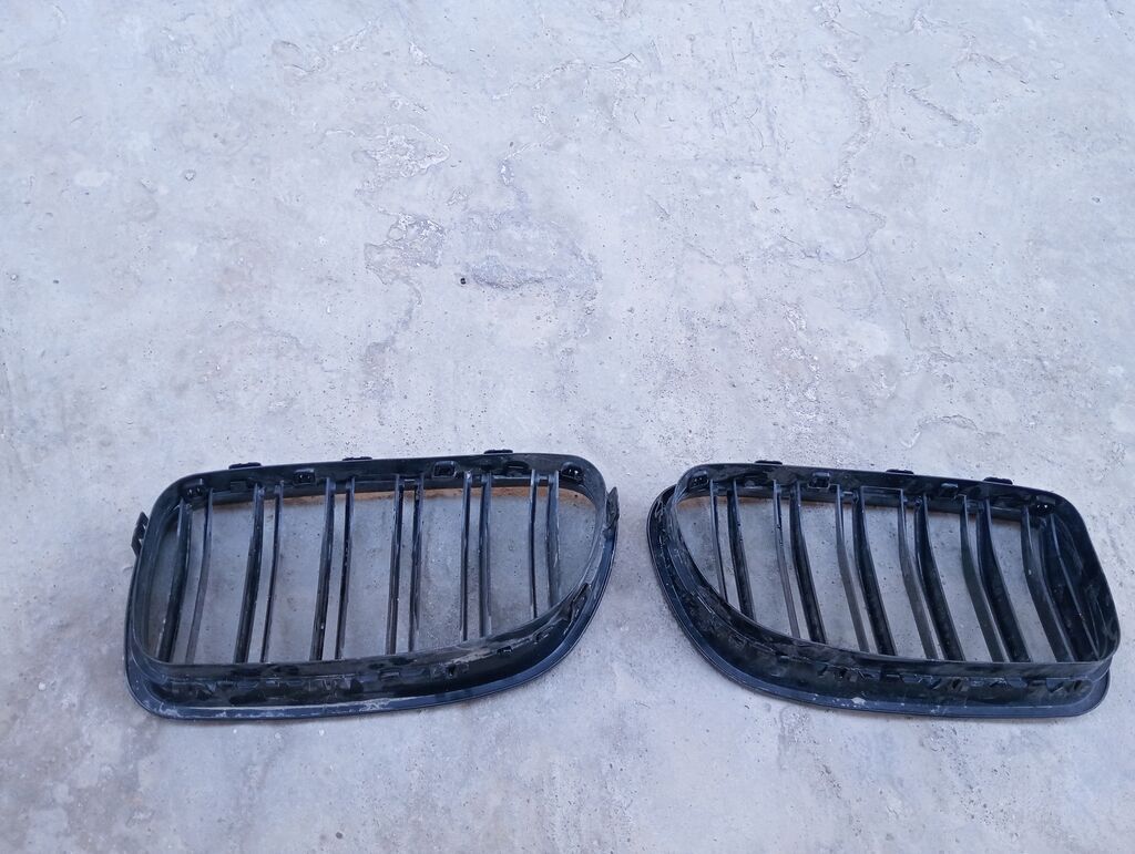 Məhsul: Avtomobil üçün ön radiator barmaqlığı (çərçivə + şaquli — Ehtiyat hissələri, Salyan