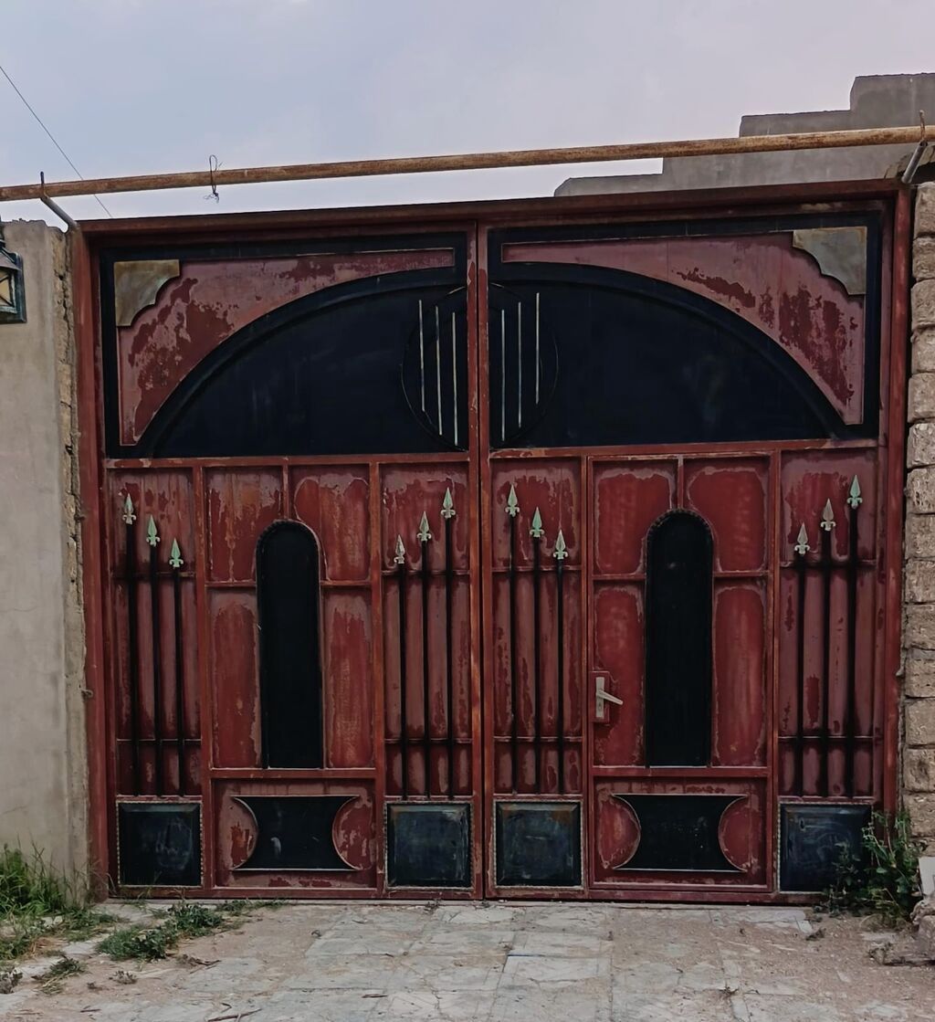 Darvaza satılır yaxşı veziyyetde qalın dəmirdən bir tək