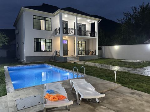 İcarəyə verilir 5 otaqlı həyət evi/bağ evi 350 m²