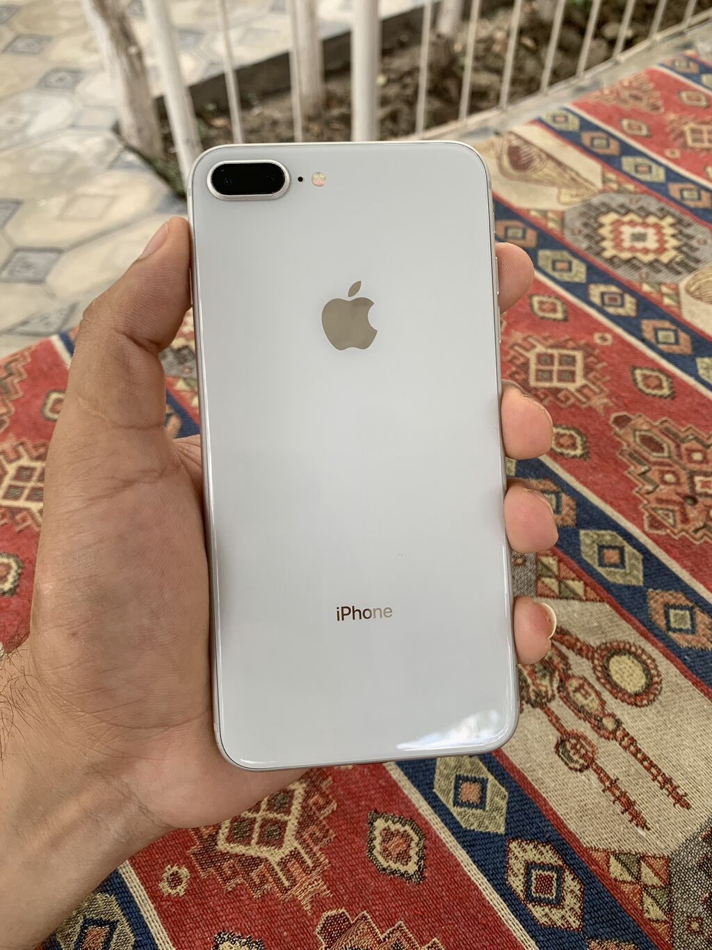 IPhone 8 Plus, 64 GB, Ağ, Barmaq izi, Simsiz şarj