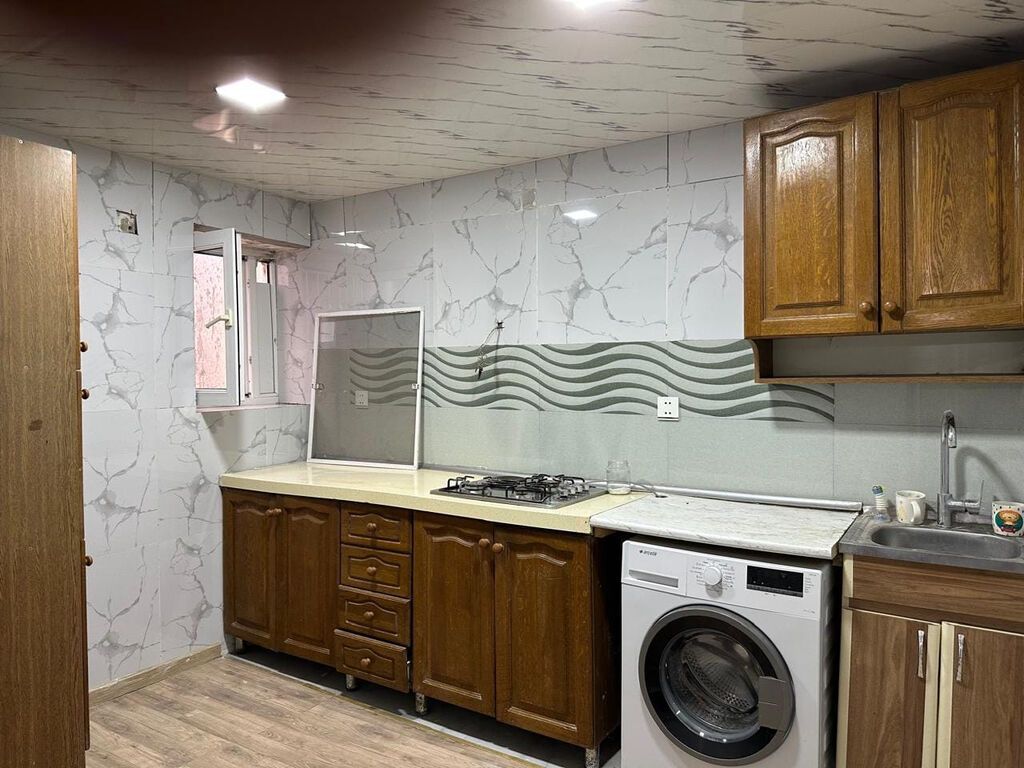 Maklersiz. Komunal daxil 200 azn. Metroya cemi 3 deqiqe mesafede — Daşınmaz əmlak, Bakı