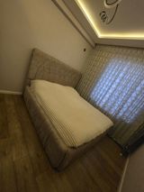 Yataq dəsti – yumşaq parça ilə üzlənmiş çarpayı - Ölçü: təxminən — Мебель