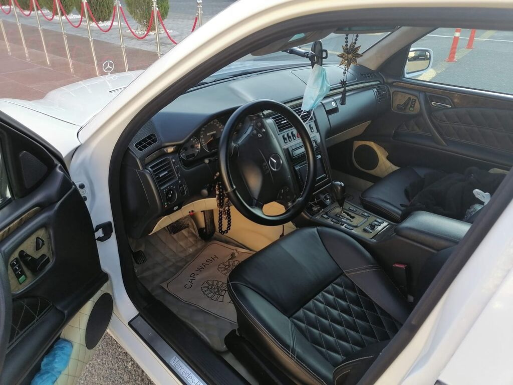 Mercedes-Benz E-Class: 3.2 l | 2000 il Sedan — Avtomobillər, Sanqaçal (4)