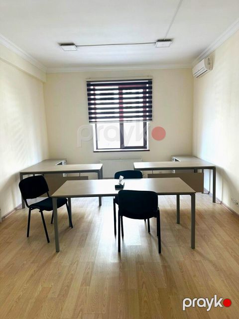 İcarəyə verilir 4 otaqlı ofis 148 m²