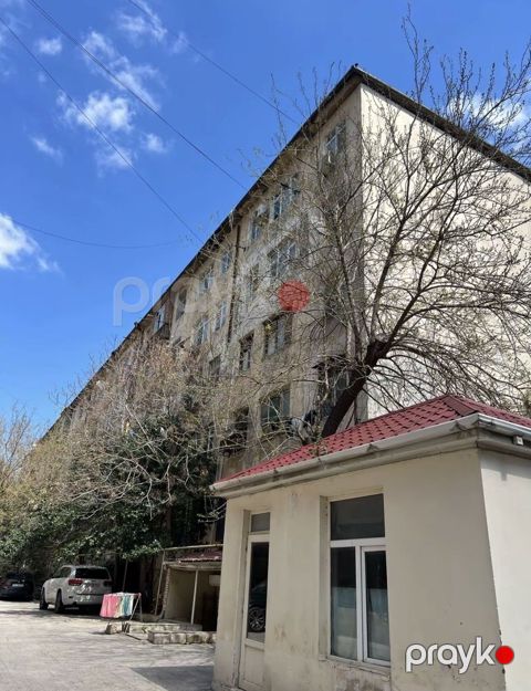 Satılır 3 otaqlı köhnə tikili 75 m²