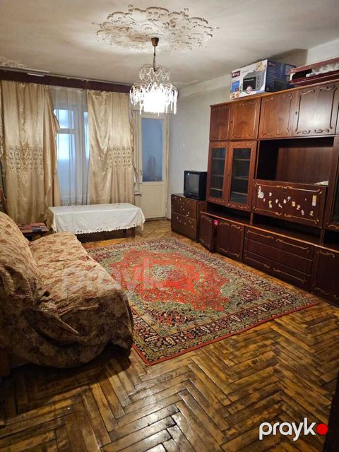 Satılır 2 otaqlı köhnə tikili 70 m²