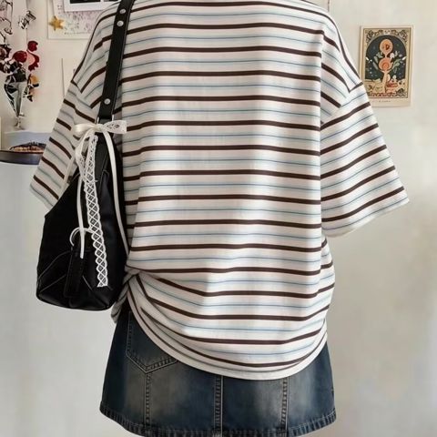 Qadınlar üçün zolaqlı oversize T-shirt — Bakı