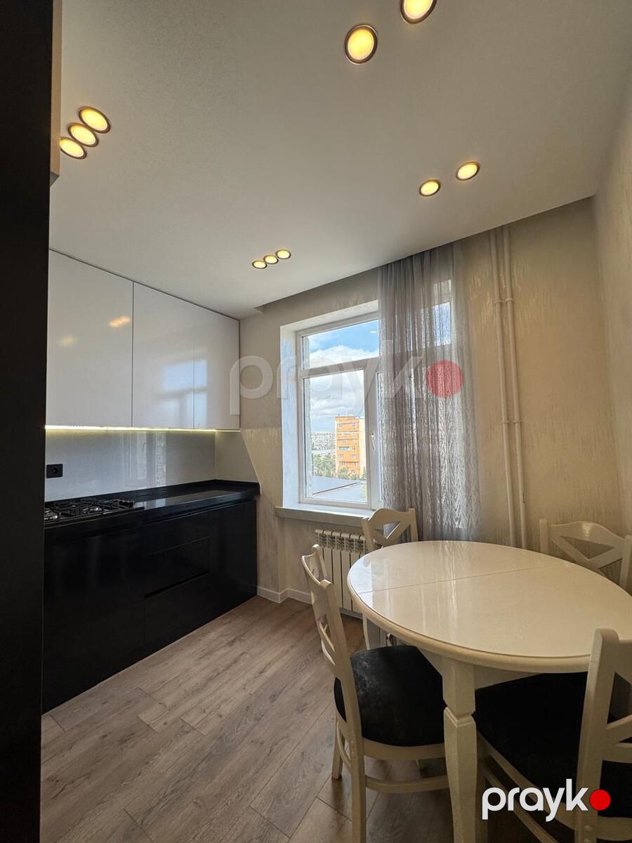Satılır 2 otaqlı köhnə tikili 65 m² — Mənzil, Bakı (7)