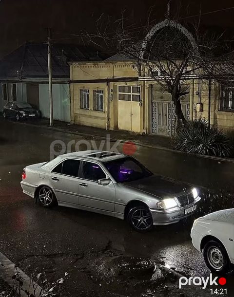 Mercedes-Benz C-Class (W202) sedan – gümüş rəng - Kuzov: 4 qapılı — Gəncə