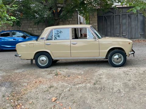 VAZ (LADA) 2103 : 1.3 l | 1987 il 147000 km Sedan
