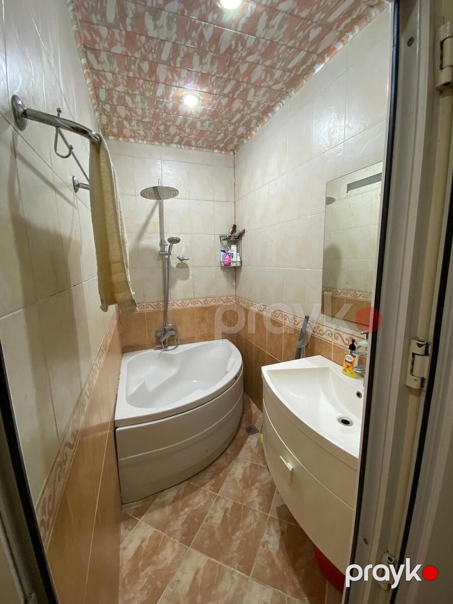 Satılır 4 otaqlı köhnə tikili 115 m² — Mənzil, Bakı (12)