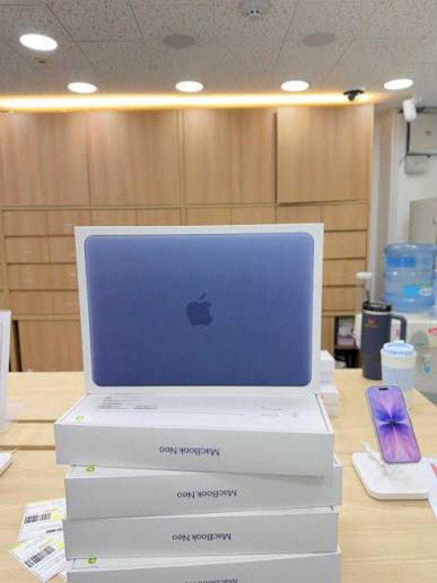 Apple MacBook Neo 13" (256 GB) Indigo — Elektronika, Bakı