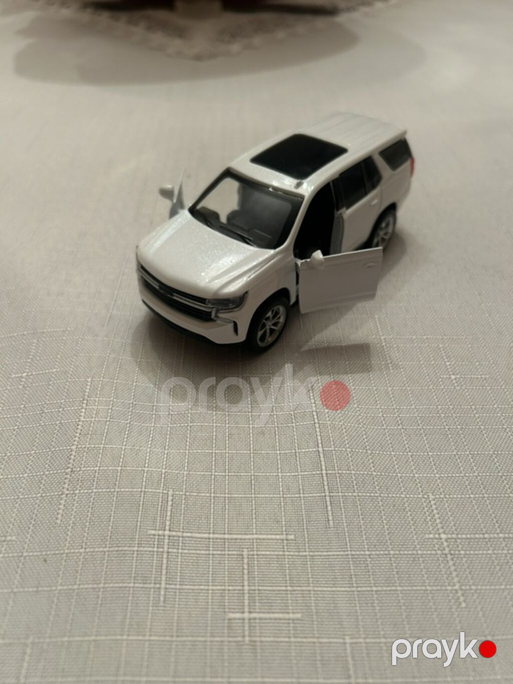 Ağ rəngli miniatür SUV model maşın oyuncağı - Korpus: ağ, qara — Mallar, Bakı (5)