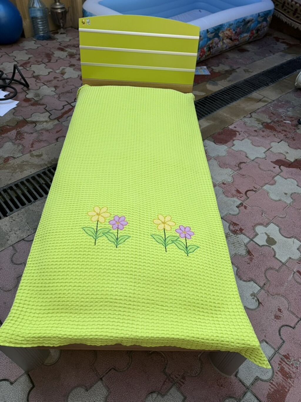 Çilek markası Uşaq birnəfərlik çarpayı - Rəng: açıq yaşıl başlıq — Mebel, Bakı (4)