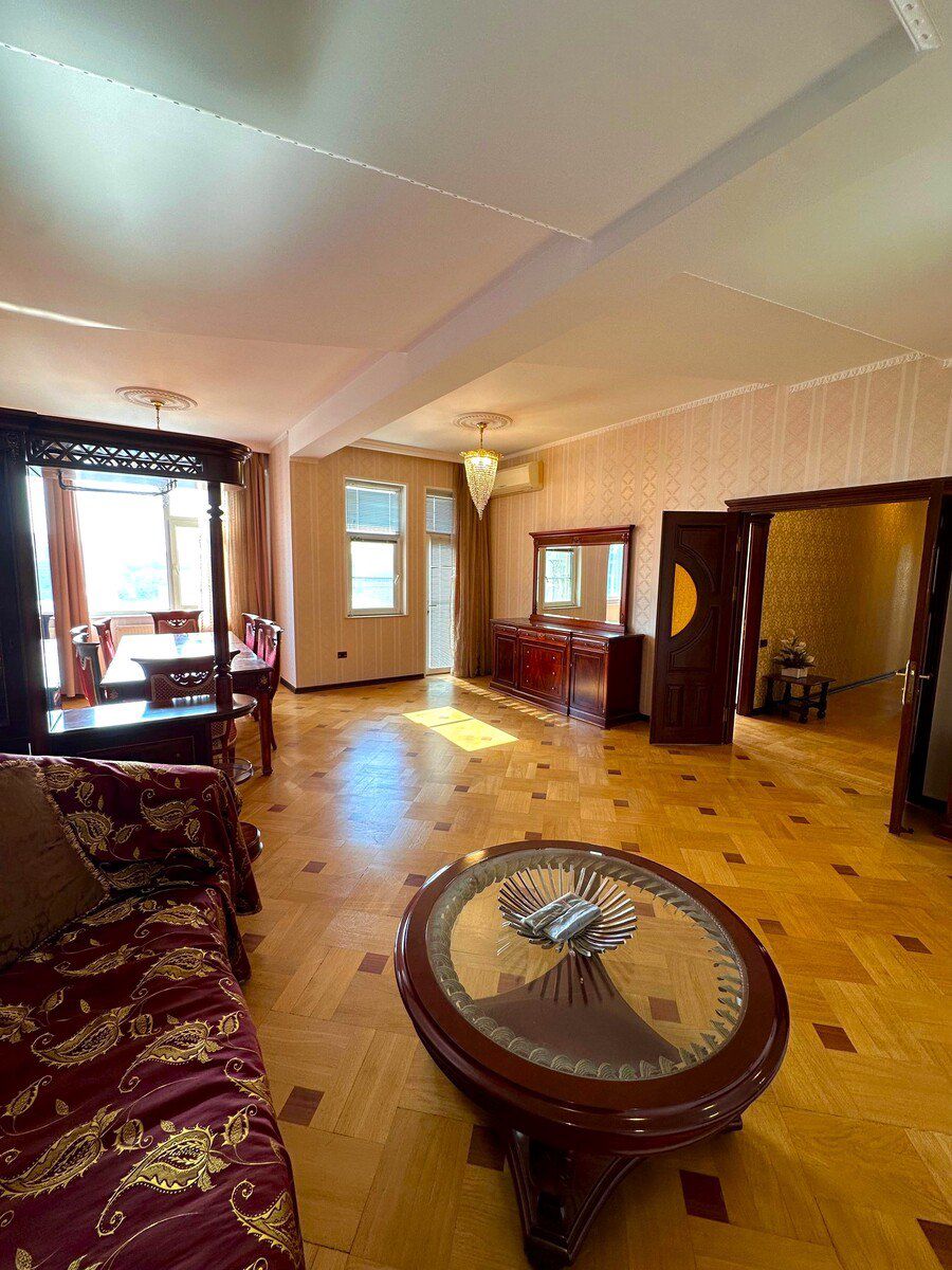 Satılır 4 otaqlı yeni tikili 175 m² — Mənzil, Bakı (2)