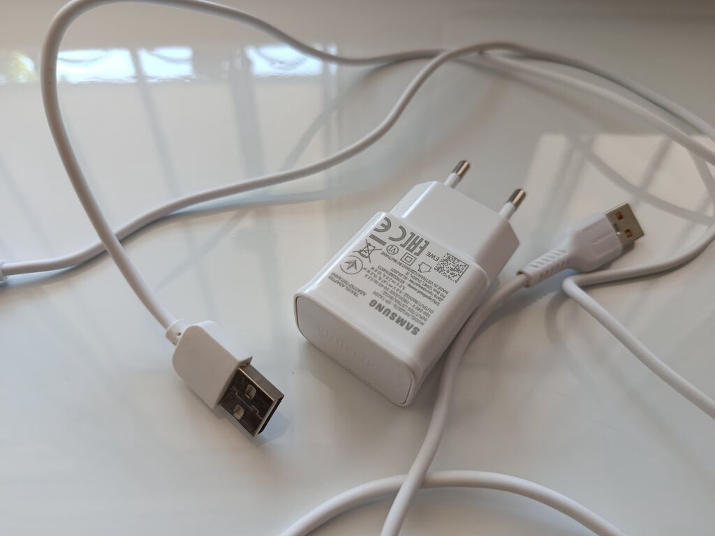 Samsung Adaptive Fast Charging divar adapteri + USB kabel dəsti - — Şarj cihazları, Saray