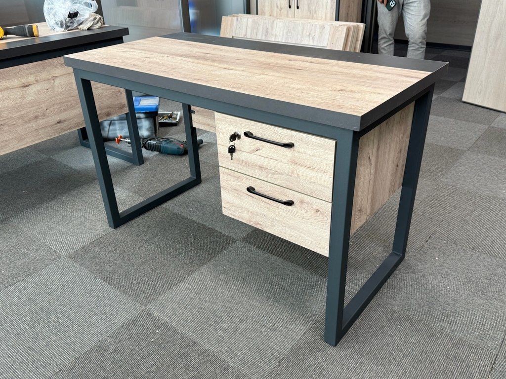 Ofis masası — Mallar, Bakı